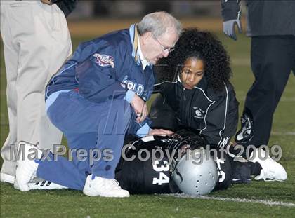 Thumbnail 2 in Fulton vs. View Park (CIF LA City Section 8-Man Final) photogallery.