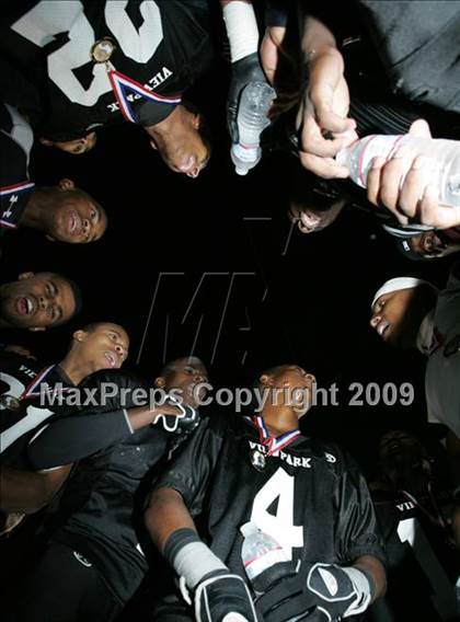 Thumbnail 2 in Fulton vs. View Park (CIF LA City Section 8-Man Final) photogallery.