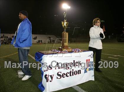 Thumbnail 2 in Fulton vs. View Park (CIF LA City Section 8-Man Final) photogallery.
