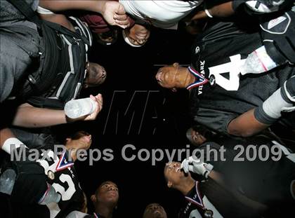 Thumbnail 3 in Fulton vs. View Park (CIF LA City Section 8-Man Final) photogallery.