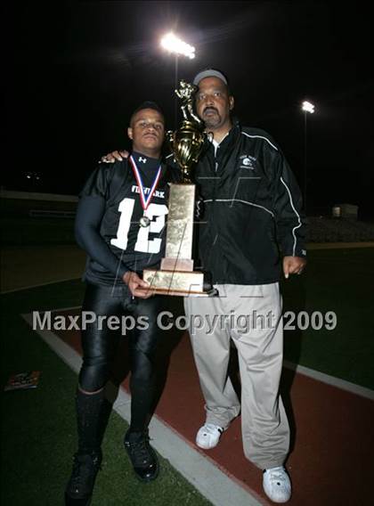Thumbnail 3 in Fulton vs. View Park (CIF LA City Section 8-Man Final) photogallery.