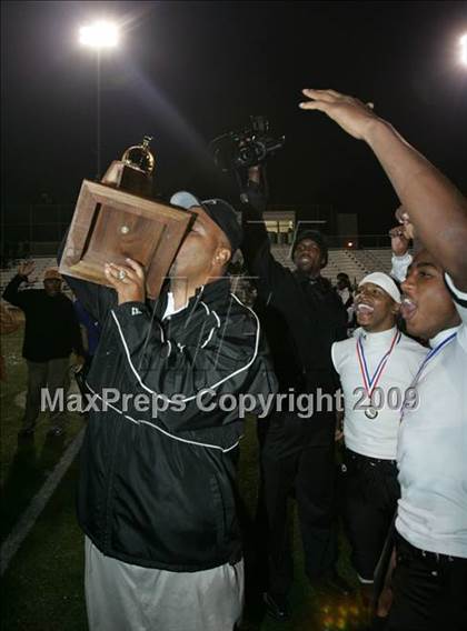 Thumbnail 3 in Fulton vs. View Park (CIF LA City Section 8-Man Final) photogallery.