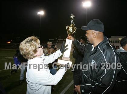 Thumbnail 2 in Fulton vs. View Park (CIF LA City Section 8-Man Final) photogallery.