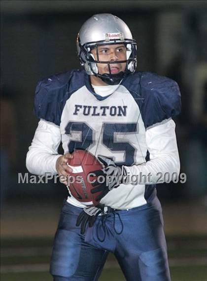 Thumbnail 1 in Fulton vs. View Park (CIF LA City Section 8-Man Final) photogallery.