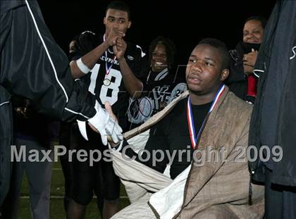 Thumbnail 3 in Fulton vs. View Park (CIF LA City Section 8-Man Final) photogallery.