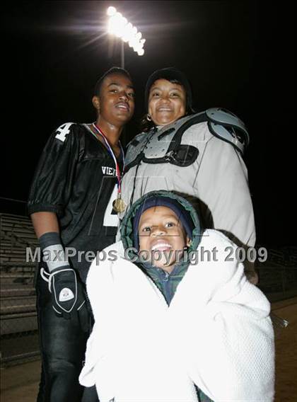 Thumbnail 3 in Fulton vs. View Park (CIF LA City Section 8-Man Final) photogallery.