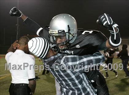 Thumbnail 3 in Fulton vs. View Park (CIF LA City Section 8-Man Final) photogallery.