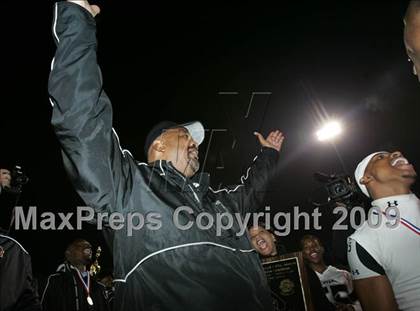 Thumbnail 2 in Fulton vs. View Park (CIF LA City Section 8-Man Final) photogallery.