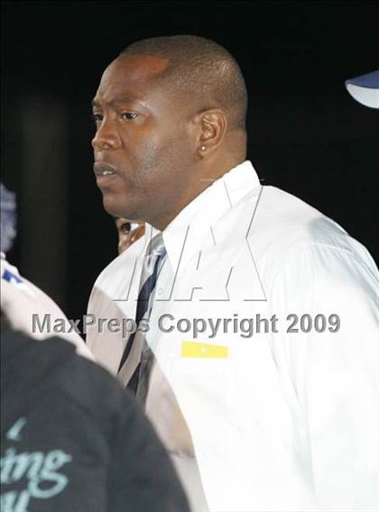 Thumbnail 2 in Fulton vs. View Park (CIF LA City Section 8-Man Final) photogallery.