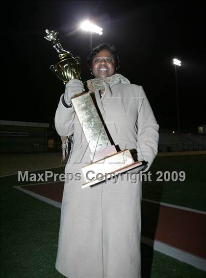 Thumbnail 1 in Fulton vs. View Park (CIF LA City Section 8-Man Final) photogallery.