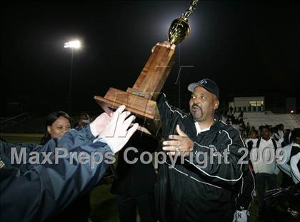 Thumbnail 2 in Fulton vs. View Park (CIF LA City Section 8-Man Final) photogallery.
