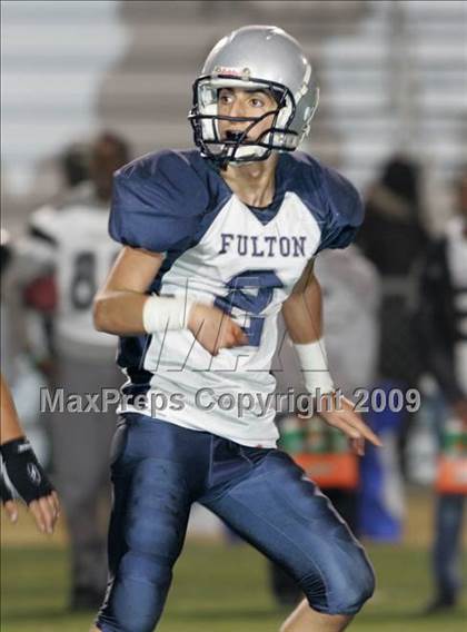 Thumbnail 2 in Fulton vs. View Park (CIF LA City Section 8-Man Final) photogallery.