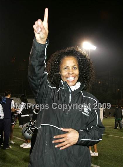 Thumbnail 3 in Fulton vs. View Park (CIF LA City Section 8-Man Final) photogallery.