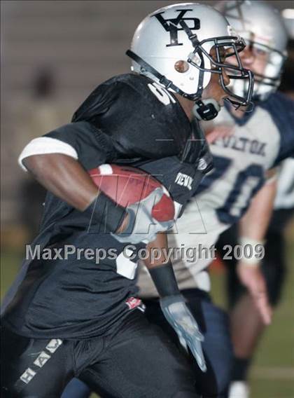 Thumbnail 2 in Fulton vs. View Park (CIF LA City Section 8-Man Final) photogallery.