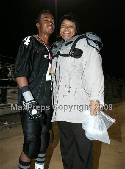 Thumbnail 2 in Fulton vs. View Park (CIF LA City Section 8-Man Final) photogallery.