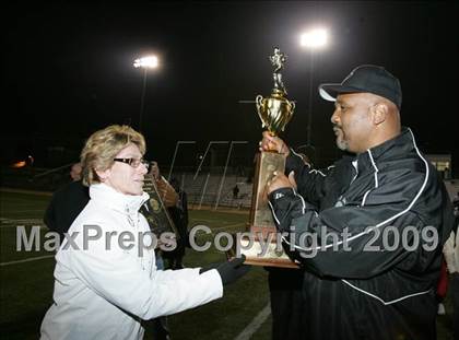 Thumbnail 3 in Fulton vs. View Park (CIF LA City Section 8-Man Final) photogallery.