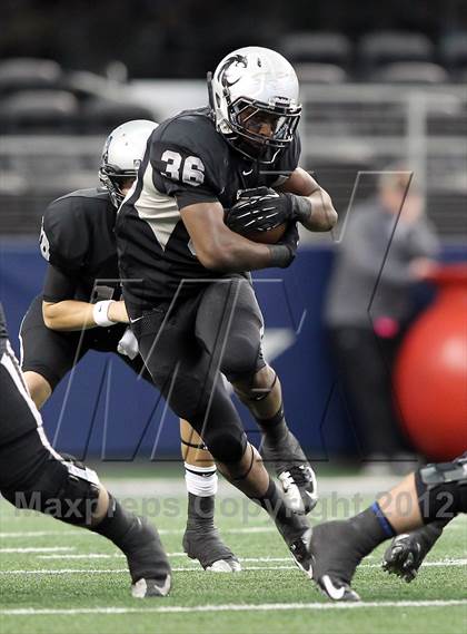 Thumbnail 1 in Guyer vs. Georgetown (UIL 4A Division 1 Final) photogallery.