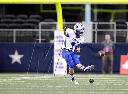 Thumbnail 2 in Guyer vs. Georgetown (UIL 4A Division 1 Final) photogallery.