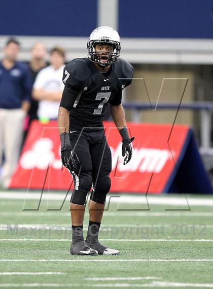 Thumbnail 1 in Guyer vs. Georgetown (UIL 4A Division 1 Final) photogallery.