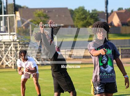 Thumbnail 3 in Lewisburg @ DeSoto Central photogallery.