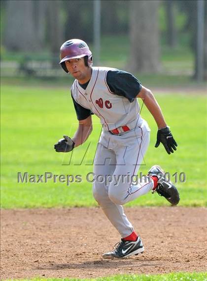 Thumbnail 3 in West Campus vs. Sacramento (Land Park Easter Tournament) photogallery.