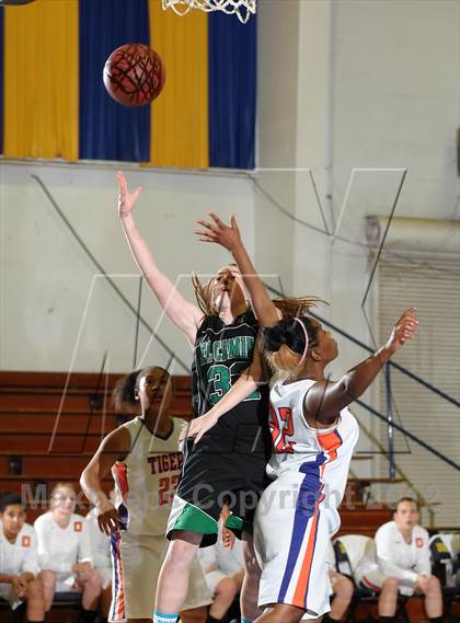 Thumbnail 2 in El Camino vs. Oroville (Lady Bulldog Holiday Classic) photogallery.