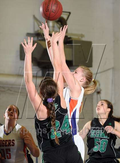 Thumbnail 2 in El Camino vs. Oroville (Lady Bulldog Holiday Classic) photogallery.
