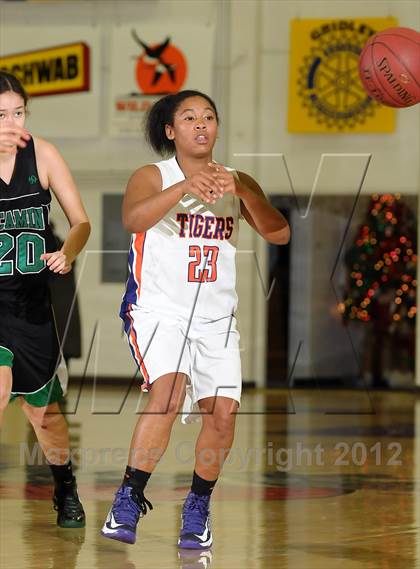 Thumbnail 3 in El Camino vs. Oroville (Lady Bulldog Holiday Classic) photogallery.