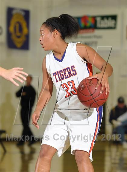 Thumbnail 2 in El Camino vs. Oroville (Lady Bulldog Holiday Classic) photogallery.