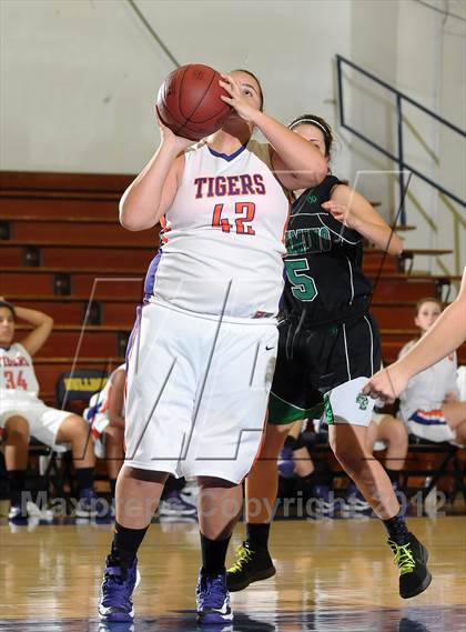 Thumbnail 3 in El Camino vs. Oroville (Lady Bulldog Holiday Classic) photogallery.