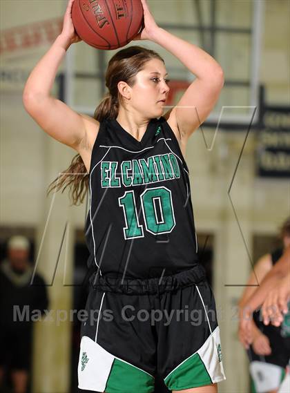 Thumbnail 1 in El Camino vs. Oroville (Lady Bulldog Holiday Classic) photogallery.