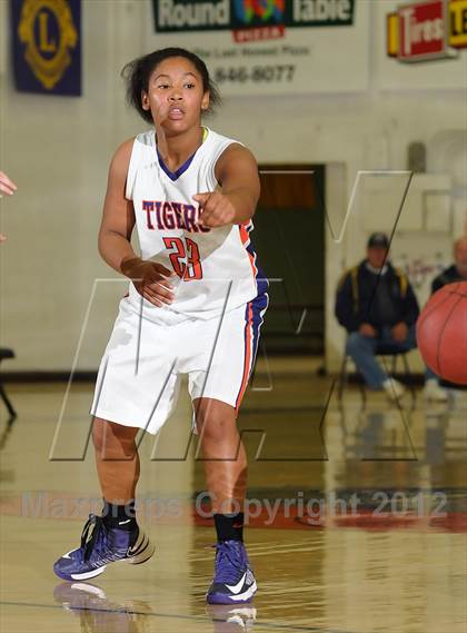 Thumbnail 3 in El Camino vs. Oroville (Lady Bulldog Holiday Classic) photogallery.