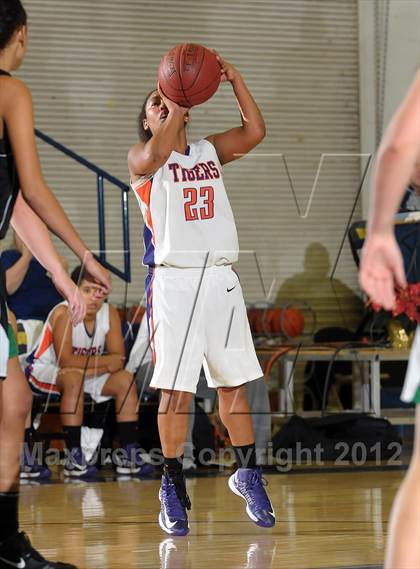 Thumbnail 3 in El Camino vs. Oroville (Lady Bulldog Holiday Classic) photogallery.
