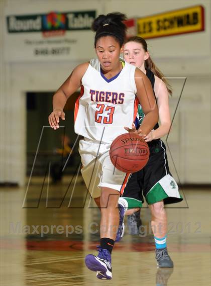 Thumbnail 3 in El Camino vs. Oroville (Lady Bulldog Holiday Classic) photogallery.
