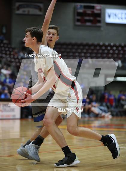 Thumbnail 3 in Carbon vs. Grand County (UHSAA 3A Consolation Semifinal) photogallery.