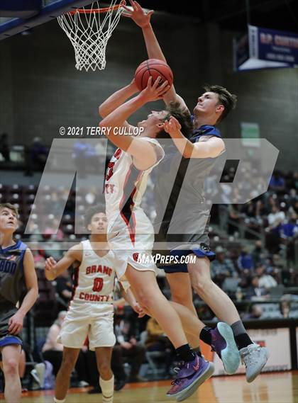 Thumbnail 2 in Carbon vs. Grand County (UHSAA 3A Consolation Semifinal) photogallery.