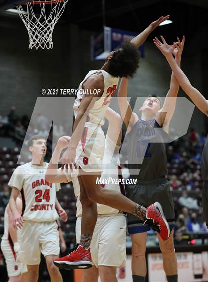 Thumbnail 2 in Carbon vs. Grand County (UHSAA 3A Consolation Semifinal) photogallery.