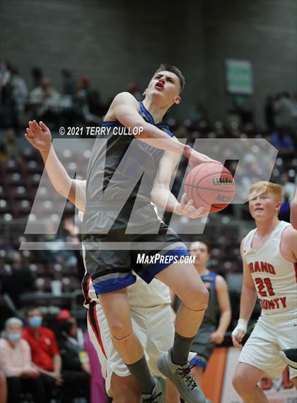 Thumbnail 2 in Carbon vs. Grand County (UHSAA 3A Consolation Semifinal) photogallery.