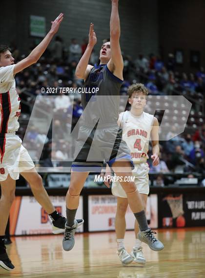 Thumbnail 3 in Carbon vs. Grand County (UHSAA 3A Consolation Semifinal) photogallery.