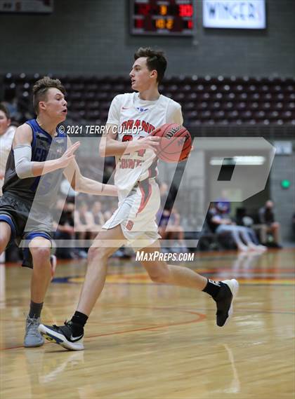 Thumbnail 2 in Carbon vs. Grand County (UHSAA 3A Consolation Semifinal) photogallery.