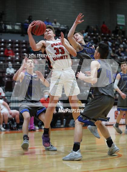Thumbnail 2 in Carbon vs. Grand County (UHSAA 3A Consolation Semifinal) photogallery.