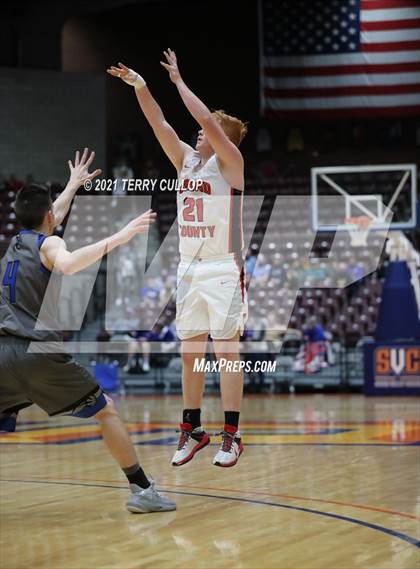 Thumbnail 2 in Carbon vs. Grand County (UHSAA 3A Consolation Semifinal) photogallery.