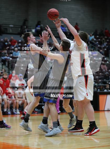 Thumbnail 3 in Carbon vs. Grand County (UHSAA 3A Consolation Semifinal) photogallery.