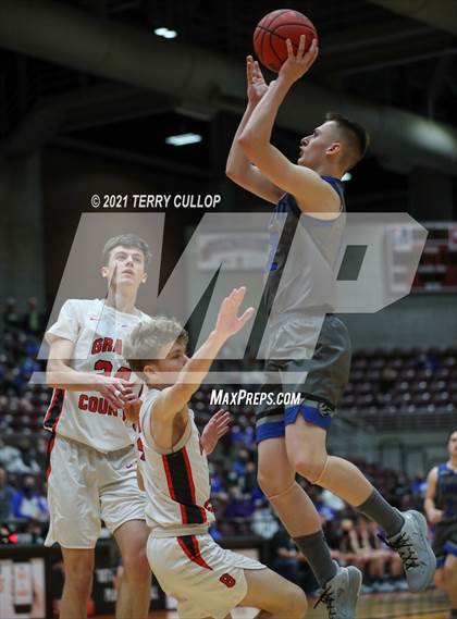 Thumbnail 2 in Carbon vs. Grand County (UHSAA 3A Consolation Semifinal) photogallery.