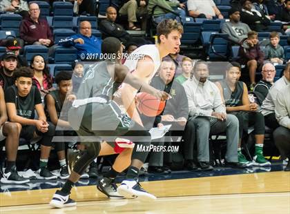Thumbnail 3 in Moreau Catholic vs. Jesuit (MLK De La Salle/MaxPreps Classic) photogallery.