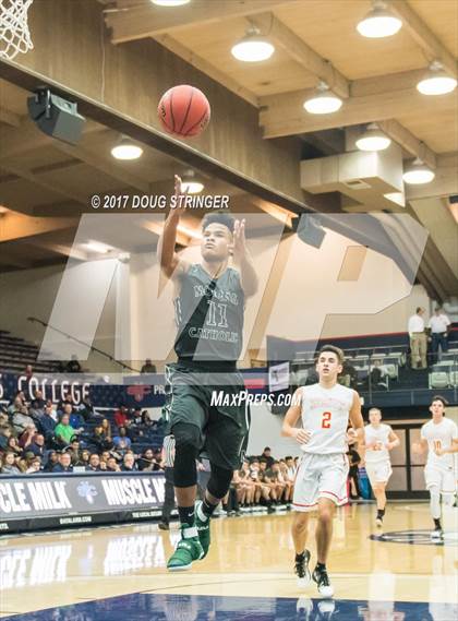 Thumbnail 2 in Moreau Catholic vs. Jesuit (MLK De La Salle/MaxPreps Classic) photogallery.