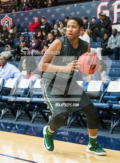 Thumbnail 3 in Moreau Catholic vs. Jesuit (MLK De La Salle/MaxPreps Classic) photogallery.