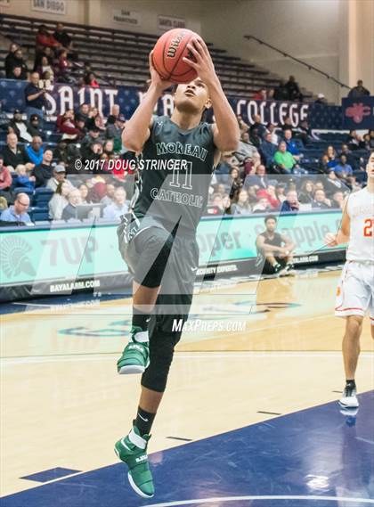 Thumbnail 3 in Moreau Catholic vs. Jesuit (MLK De La Salle/MaxPreps Classic) photogallery.