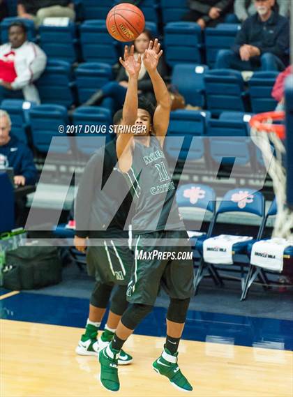 Thumbnail 1 in Moreau Catholic vs. Jesuit (MLK De La Salle/MaxPreps Classic) photogallery.