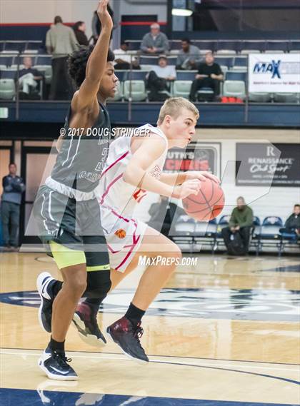 Thumbnail 2 in Moreau Catholic vs. Jesuit (MLK De La Salle/MaxPreps Classic) photogallery.